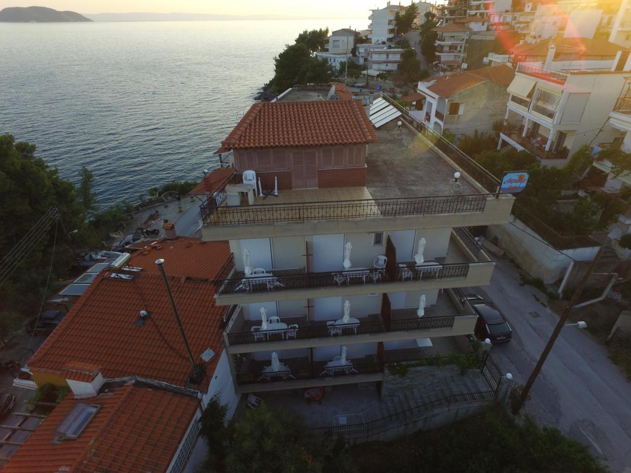 Akrotiri Hotel Néos Marmarás Exterior foto